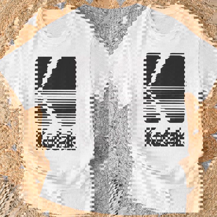 80年代ヴィンテージコダックロゴ ブラック Tシャツ 高齢者への贈り物