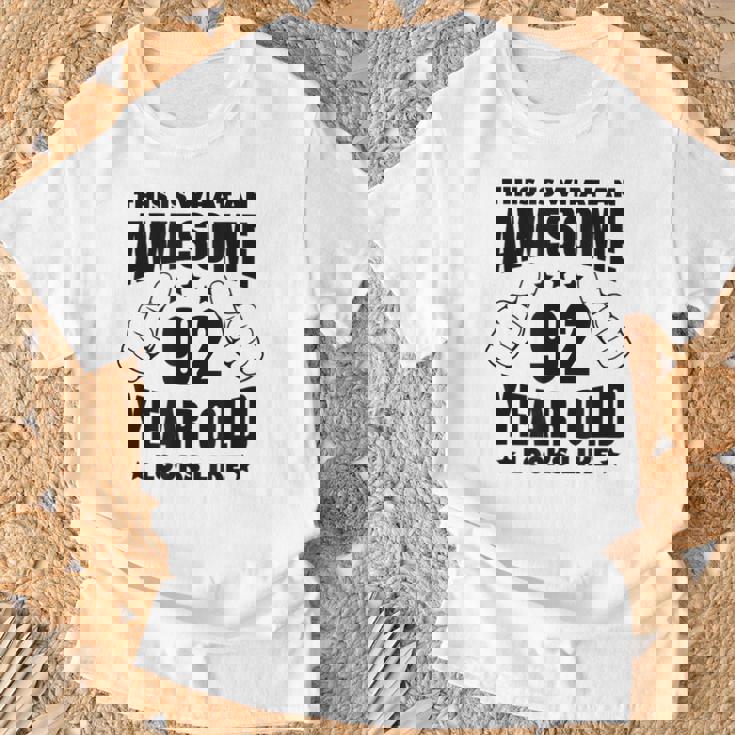 92歳の誕生日 女性 男性 素晴らしい92歳のおばあちゃん Tシャツ 高齢者への贈り物