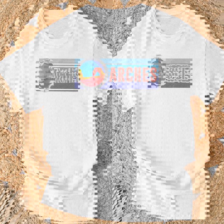 Arches National Park ヴィンテージ ユタtシャツ Tシャツ 高齢者への贈り物