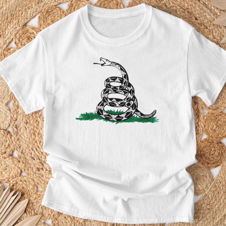 Bandera Gadsden De Laerpiente De Cascabel De Madera Del Patriota Americano Camiseta unisex Regalos para ancianos