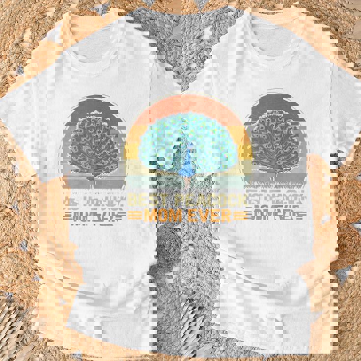 Best Peacock Mom Ever Retro Vintage Peacock Lover Mommy T-Shirt Gifts for Old Men
