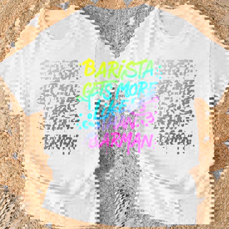 Cool Barista Gets More Likes Than Barman、バリスタ、バーマンより 長袖tシャツ Tシャツ 高齢者への贈り物