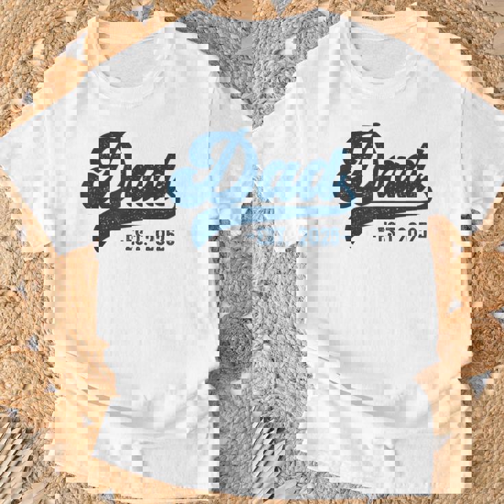 Dad Est 2025 Dad To Be New Dad Tシャツ 高齢者への贈り物
