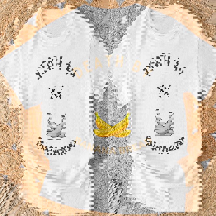 Death By Banana Bread Tシャツ 高齢者への贈り物
