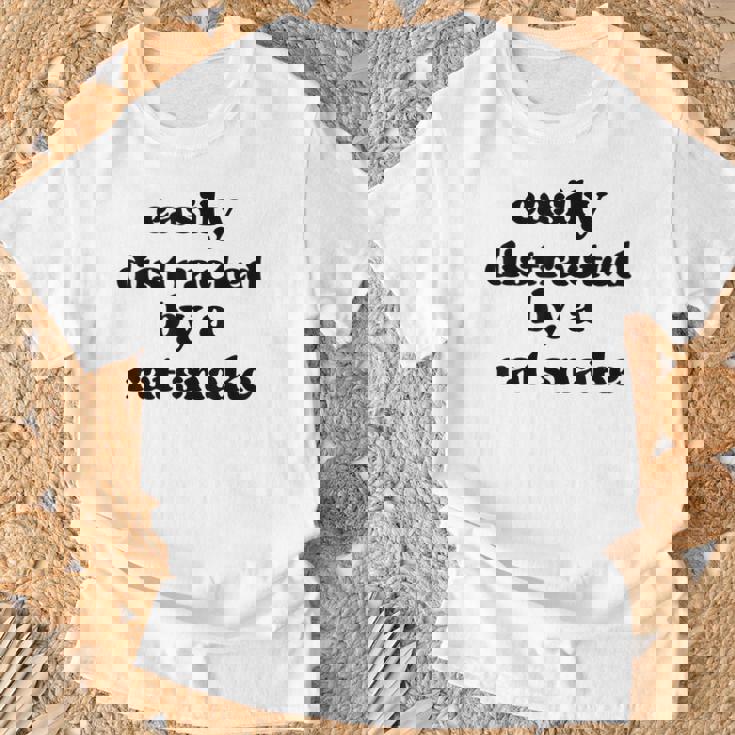 Easy Distracted By Anake Dad Mom Ratnake Tシャツ 高齢者への贈り物