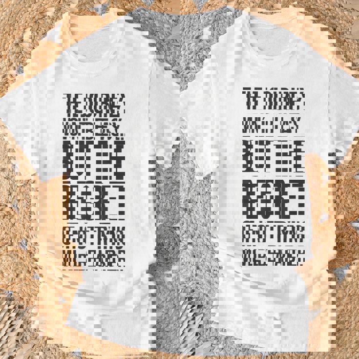 Easy Journeys Regret ジム、ハッスル、成功、モチベーションアップ Tシャツ 高齢者への贈り物