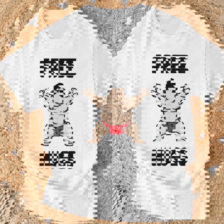 Free Hugs おもしろ相撲力士 相撲ハグ カワイイ相撲ハグ Tシャツ 高齢者への贈り物