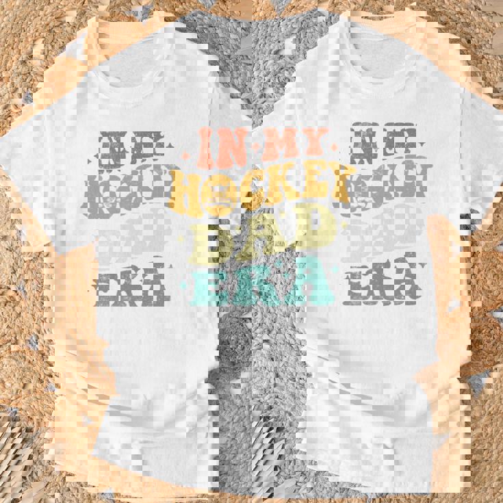 In My Hockey Dad Era ファニーホッケーお父さん ヴィンテージ 父の日 長袖tシャツ Tシャツ 高齢者への贈り物