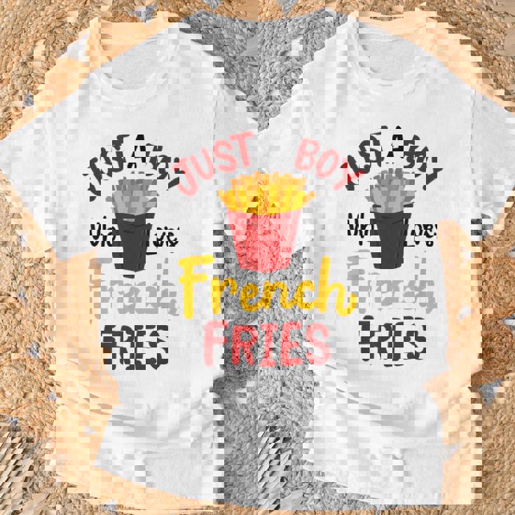 Just A Boy Who Loves French Fries フライドポテト じゃがいも ヴィーガン Tシャツ 高齢者への贈り物