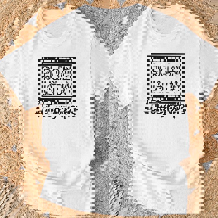 Last Day サイン入り 卒業 3年生 記念品 Tシャツ 高齢者への贈り物