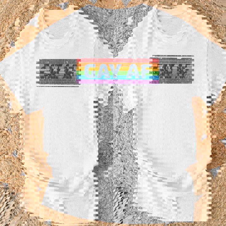 Lgbtq Gay Af Pride Lgbt Ally Rainbow Flag Retrointage Tシャツ 高齢者への贈り物