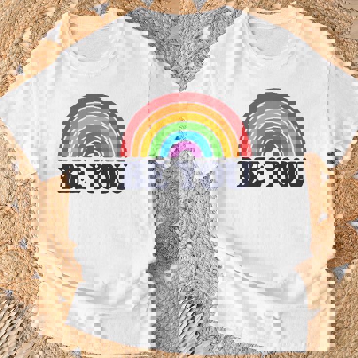 Lgbtq Be You Pocket Gay Pride Lgbt Ally Rainbow Flagintage Tシャツ 高齢者への贈り物