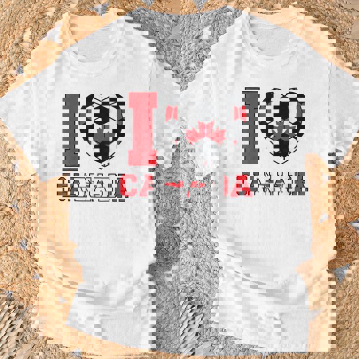 I Love Canada サッカーボール 男の子 女の子 キッズ カナダ国旗 Tシャツ 高齢者への贈り物