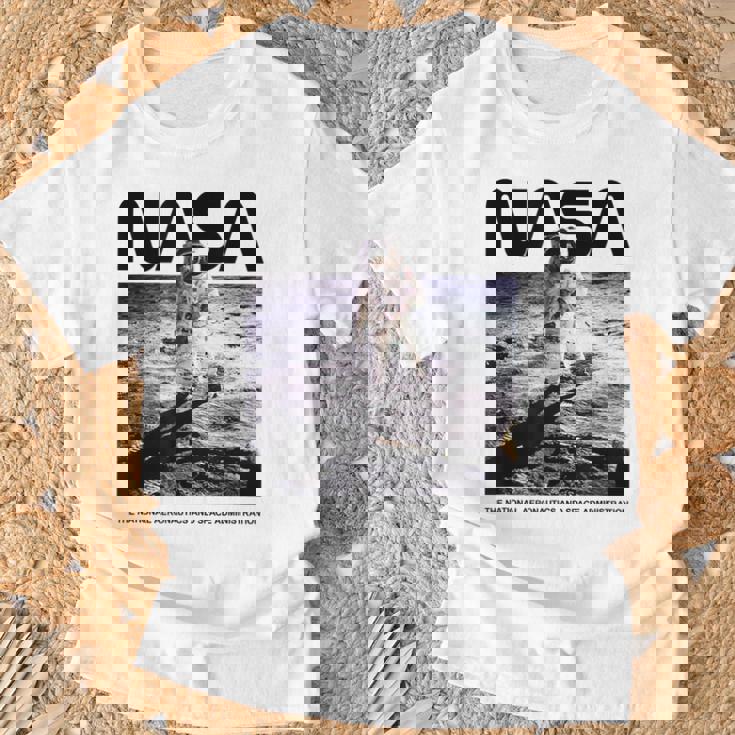 Nasaアポロ11号の月面宇宙飛行士の有名なワームロゴ Tシャツ 高齢者への贈り物