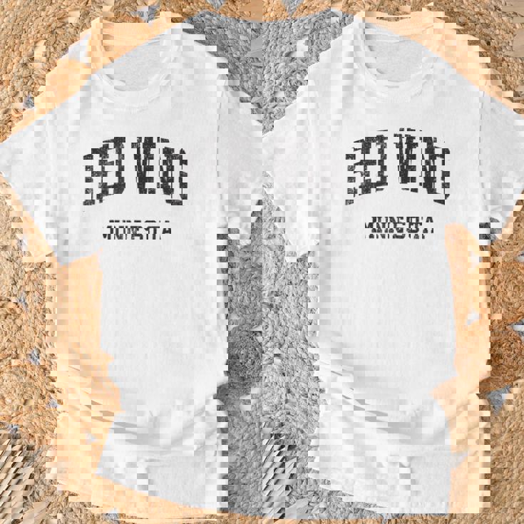 Red Wing ミネソタ Mn ヴィンテージ アスレチック スポーツデザイン Tシャツ 高齢者への贈り物