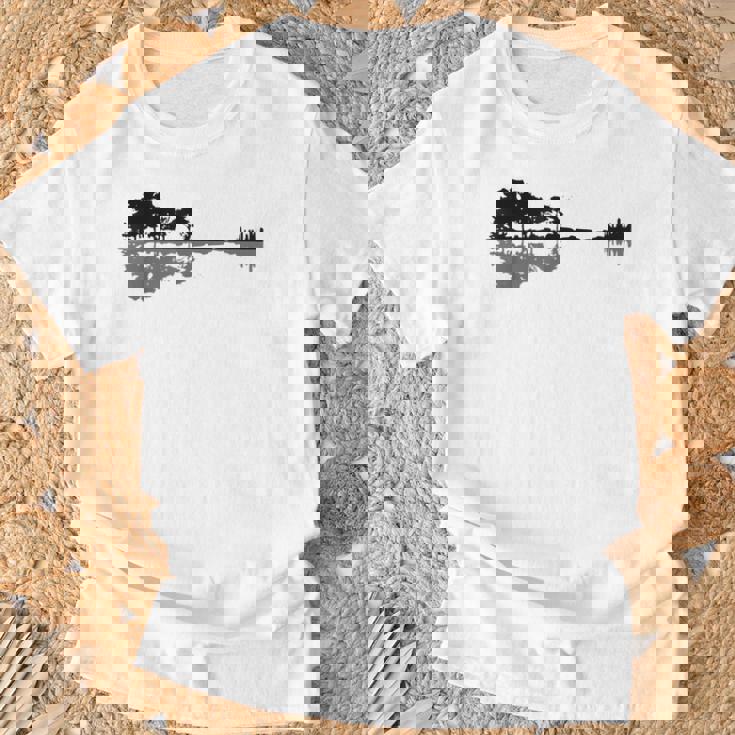 Rock Music Guitarra De La Madera Música Naturaleza Guitarra Camiseta unisex Regalos para ancianos