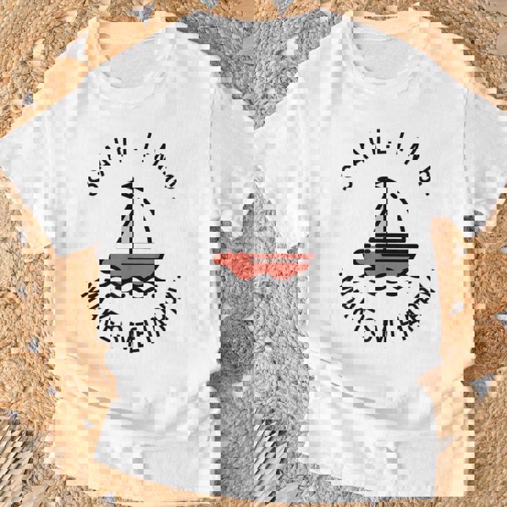 Sailing Makes Me Happy レッド ヨット Tシャツ 高齢者への贈り物