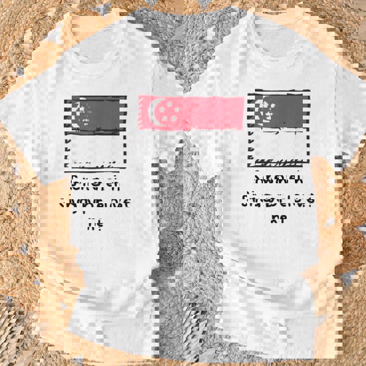 Someone Iningapore Loves Me シンガポール国旗 Tシャツ 高齢者への贈り物