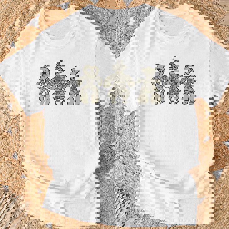 Tomodachi 土偶 縄文 時代 遮光器土偶 ハート形土偶 仮面の女神 宇宙人 はにわ かわいい シュール 長袖tシャツ Tシャツ 高齢者への贈り物