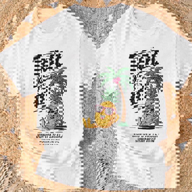Tropic Like It's Hot パイナップル サマーサングラス ビーチ Tシャツ 高齢者への贈り物