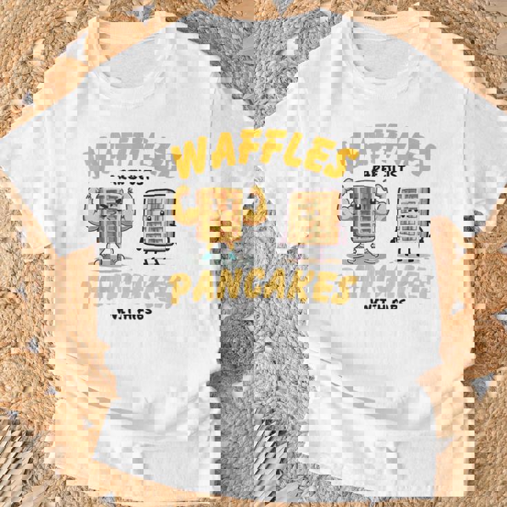Waffles Are Just Pancakes With Abs Breakfast ワッフル愛好家 Tシャツ 高齢者への贈り物