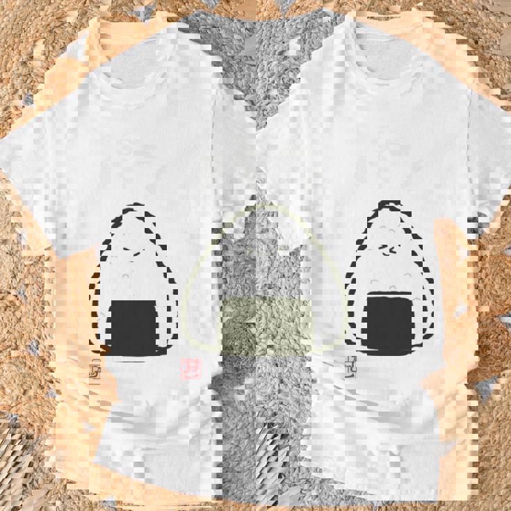 「パン-おにぎり」おもしろ 筆文字 服裏側 面白い文字入り 長袖tシャツ Tシャツ 高齢者への贈り物