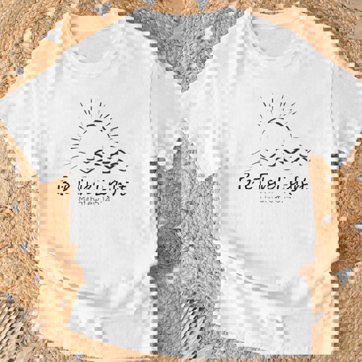 「光あれ」聖書マタイによる福音書第5章14節 Tシャツ 高齢者への贈り物
