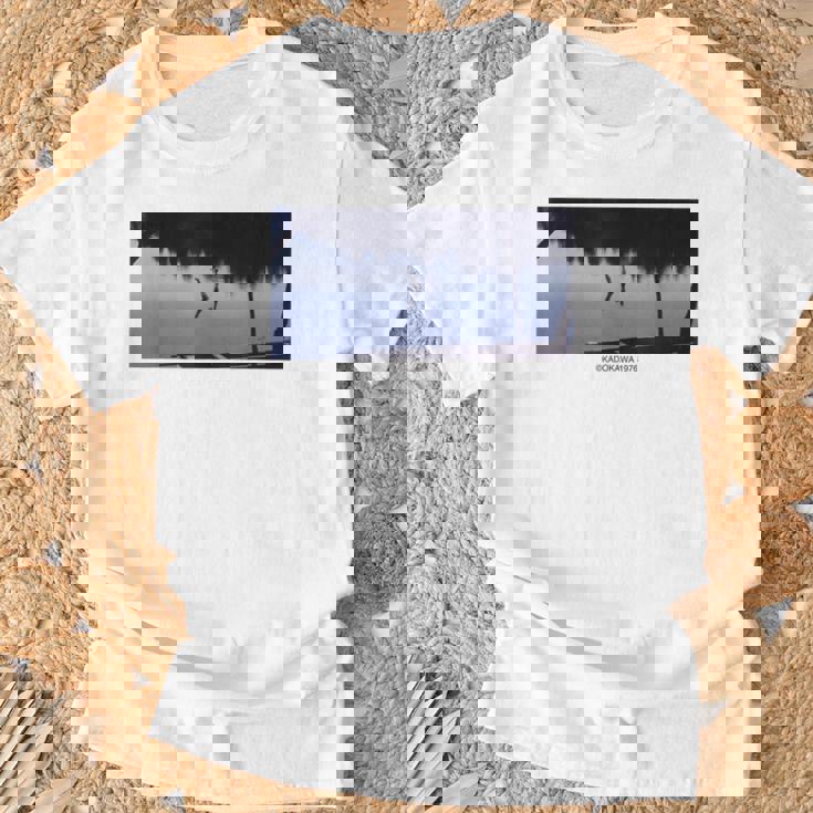 「犬神家の一族」逆さ足ショット Tシャツ 高齢者への贈り物