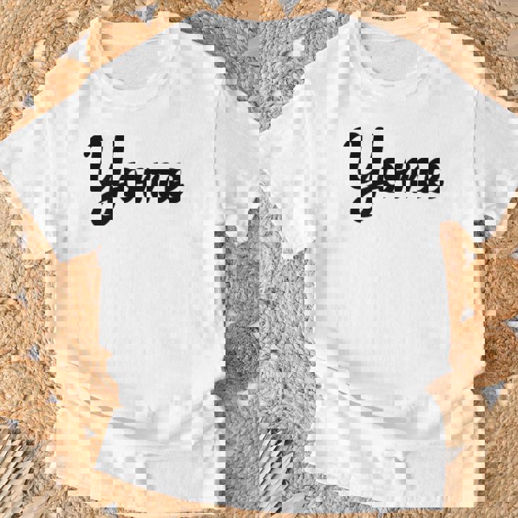 【Yome】嫁 よめ シンプル おしゃれ ローマ字 夫婦お揃い 結婚祝い カップル ペアルック おもしろ ペア Tシャツ 高齢者への贈り物