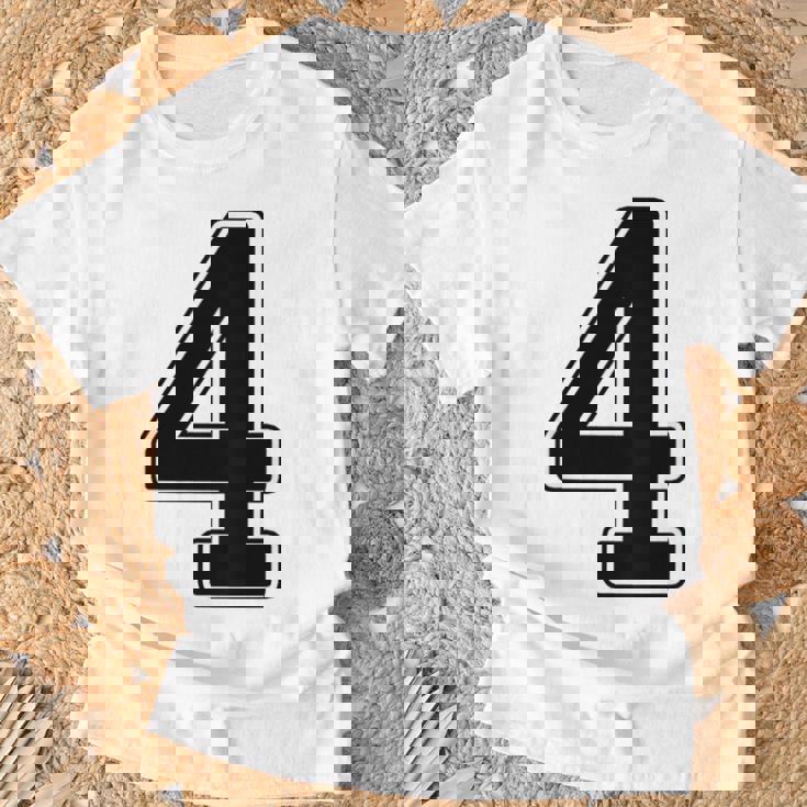 【バックプリント・背中側】4 数字 背番号 ユニフォーム ナンバー【ブラック／黒の文字】スポーツ 野球 サッカー 部活 Tシャツ 高齢者への贈り物