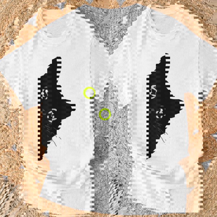 【覗くネコ】黒猫 にゃんこ 猫好き 猫 可愛い ネコ 子猫 ネコ好き 面白い 変な 遊び心 ネタ ウケ狙い おもしろ Tシャツ 高齢者への贈り物