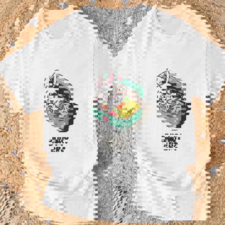 うさぎ弁当 かわいいウサギの和風弁当 ダジャレ Tシャツ 高齢者への贈り物