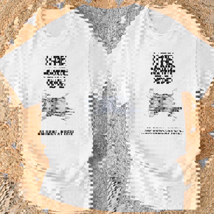 おかしな怠惰な猫 私は朝の人と朝と人が嫌いです Tシャツ 高齢者への贈り物