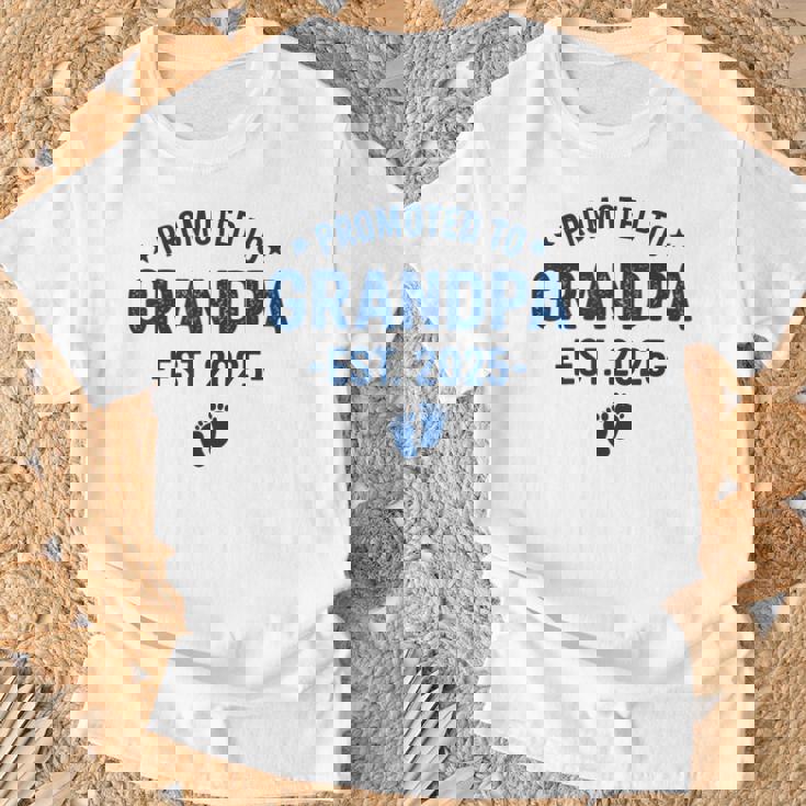 おじいちゃんに昇進 2025 もうすぐ、初めての祖父 Tシャツ 高齢者への贈り物