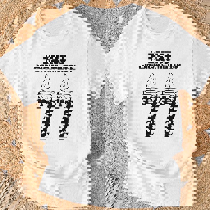 この身体７７年目 まだまだ行くぜ ７７歳 喜寿祝い 長寿祝い おもしろ 喜寿 Tシャツ 高齢者への贈り物