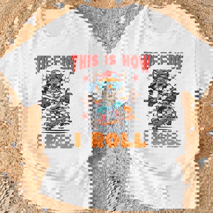 これが私がクールなフォックススケートをスケートボードで転がす方法です Tシャツ 高齢者への贈り物