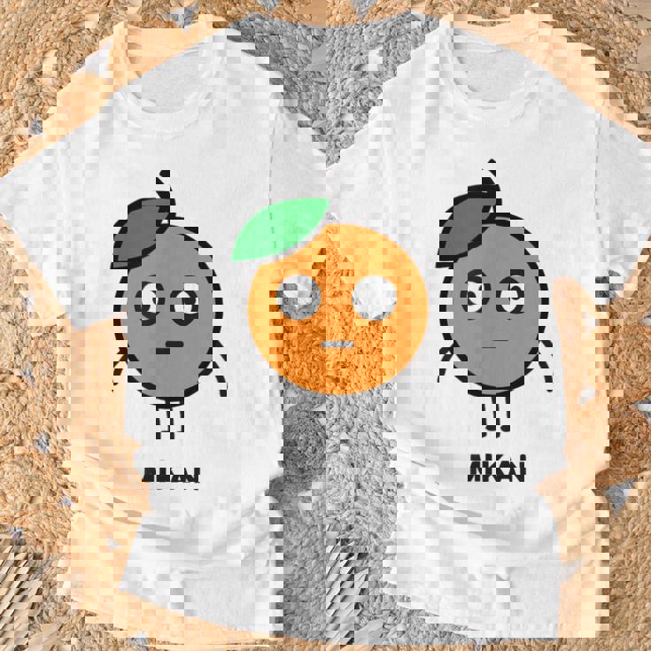 みかん Mikan 顔 イラスト かわいい おもしろ 面白い 簡単 シンプル ゆるい 果物 Tシャツ 高齢者への贈り物