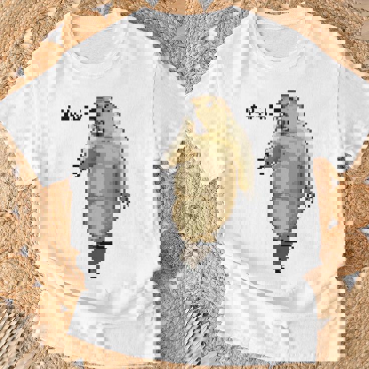 アニマルプリント 驚いたマーモット ドット絵 ピクセルアート 面白い 動物 ミーム Tシャツ 高齢者への贈り物