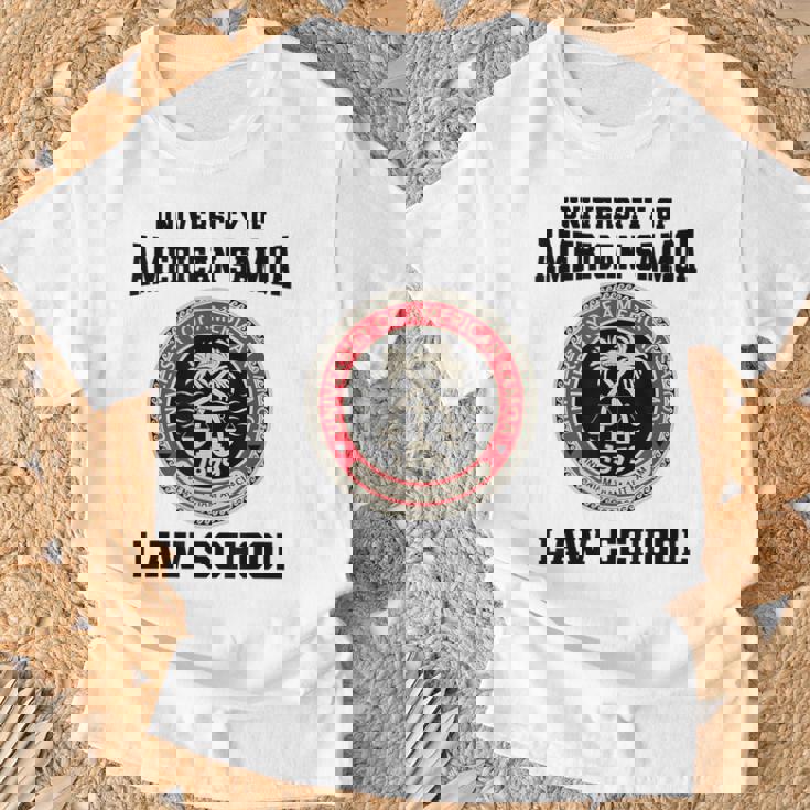アメリカサモア大学ロースクール。 Tシャツ 高齢者への贈り物