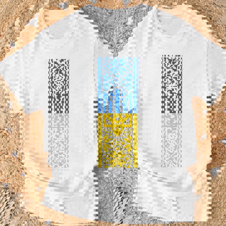 ウクライナの紋章yshyvanka コスチューム ゼレンスキー大統領 長袖tシャツ Tシャツ 高齢者への贈り物