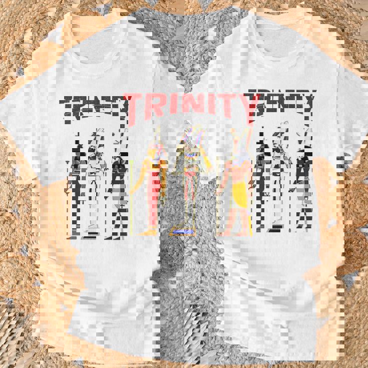 エジプト 神 エジプト トリニティ オシリス ホルス ケメティック Tシャツ 高齢者への贈り物