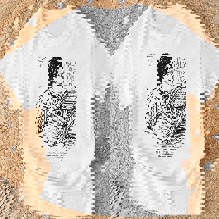 オスカー・ワイルド At Work By オーブリー・ビアズリー 1893 Tシャツ 高齢者への贈り物