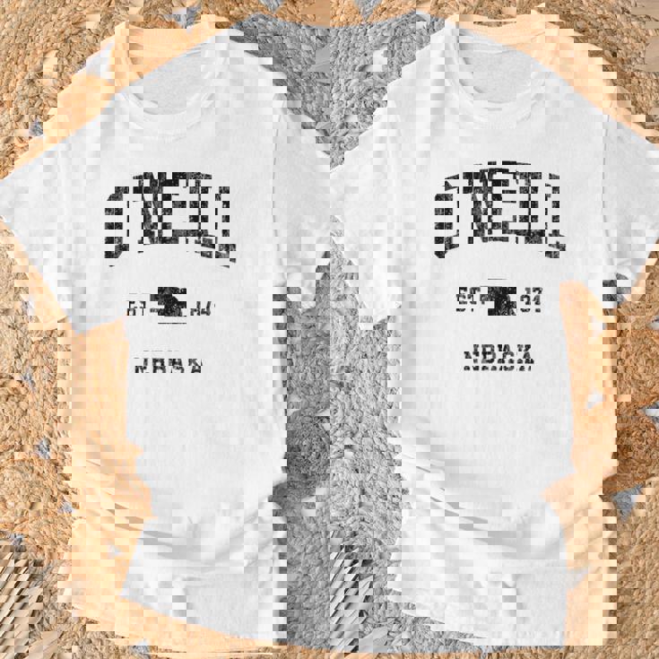 オニール ネブラスカ Ne ビンテージ アスレチック ブラック スポーツデザイン Tシャツ 高齢者への贈り物