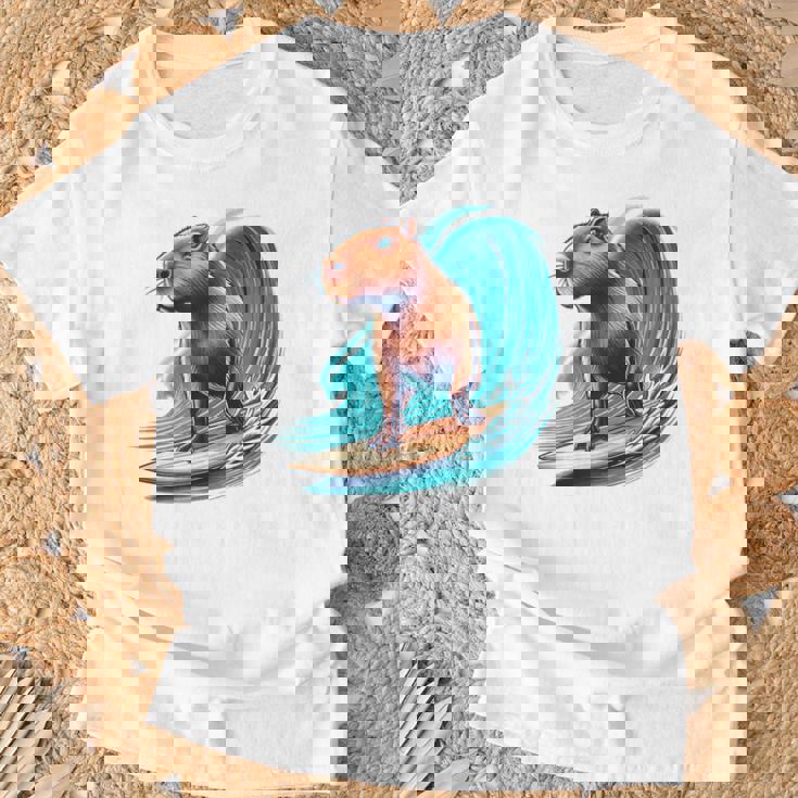 カッコイイ カピバラ サーファー サーフボード サーフィン メンズ レディース キッズ キャピー Tシャツ 高齢者への贈り物