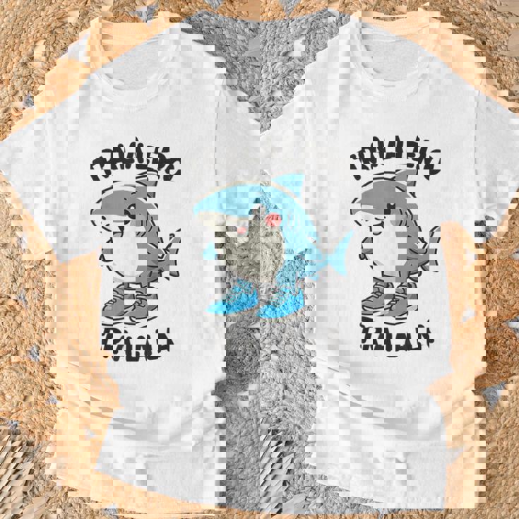 カワイイトラレロトラララ-イタリアブレインロットミーム Tシャツ 高齢者への贈り物