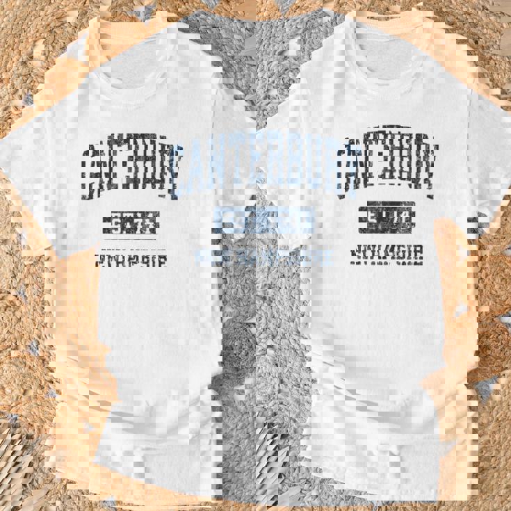 カンタベリー ニューハンプシャー州 ニューハンプシャービンテージアスレチックスポーツデザイン Tシャツ 高齢者への贈り物