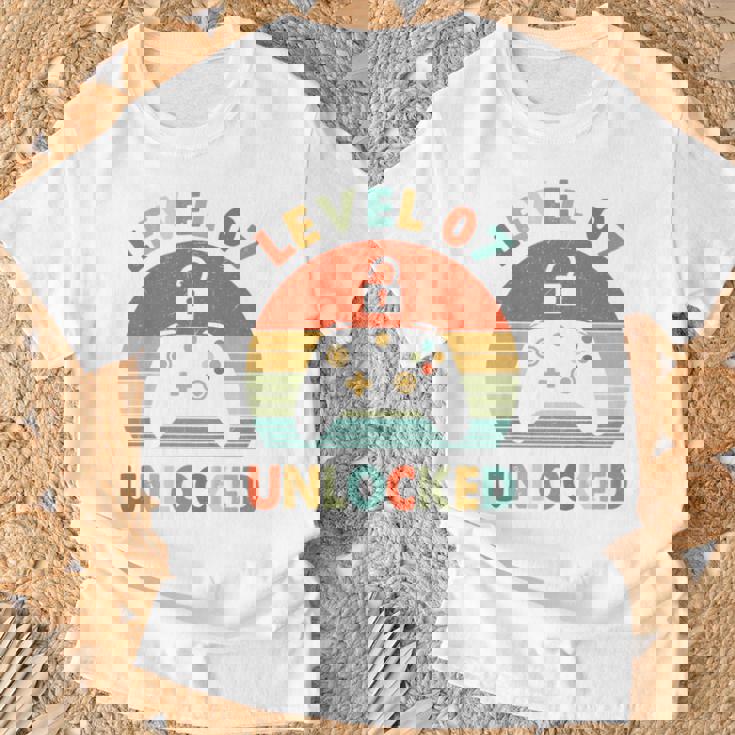 キッズ Level 7 Unlocked 7Th Birthday Gamer For Boys & Girl Tシャツ 高齢者への贈り物