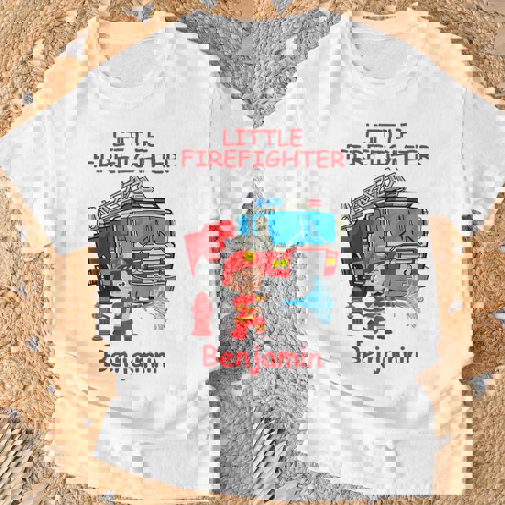 キッズ 消防署の消防車 小さな消防士ベンジャミン Tシャツ 高齢者への贈り物