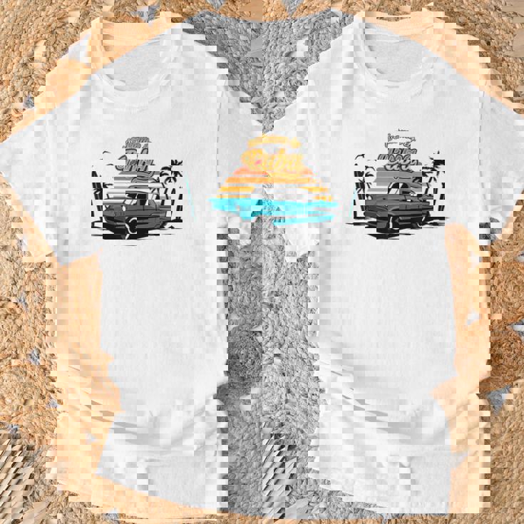 キューバ ヴィンテージカー ラム酒 葉巻 ビーチ 夕日 サーフボード ヤシの木 ハバナ ギフト お土産 太陽 カリブ海 Tシャツ 高齢者への贈り物