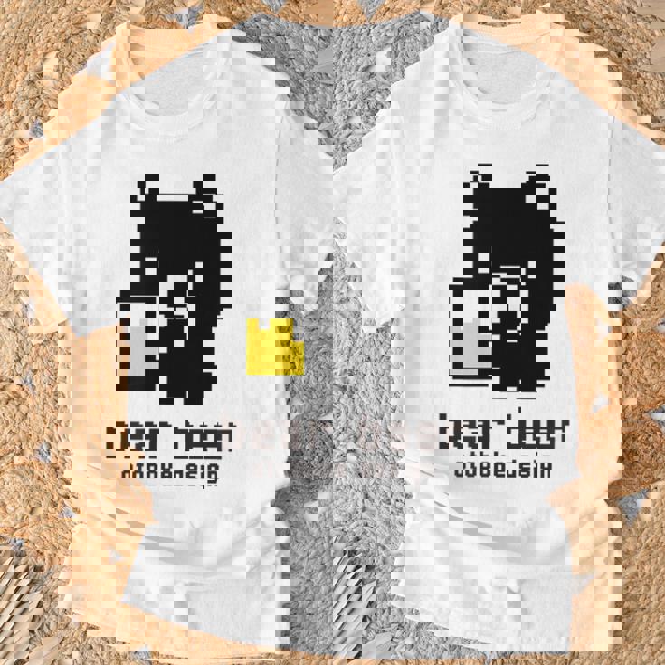 クマ ビール ドット絵 かわいい レトロ Tシャツ 高齢者への贈り物